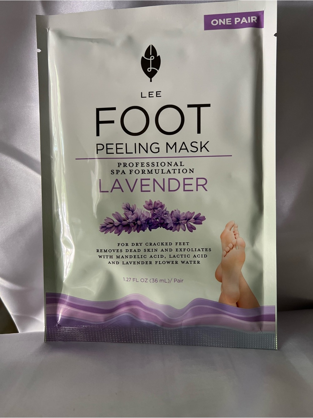LEE Lavender Foot Peeling Mask – Purple and White